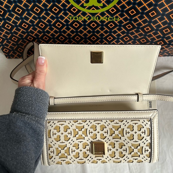 Tory Burch T Monogram Laser Cut Wallet Crossbody Bag New Ivory Beeswax Gold - Picture 7 of 14
